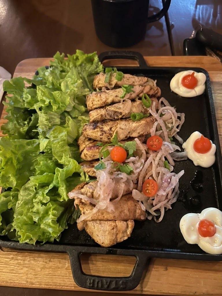 PORÇÃO DE FILÉ MIGNON SUINO COM CEBOLETE DA CASA